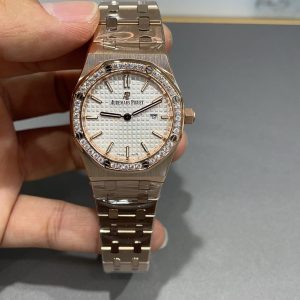 Audemars Piguet Royal Oak 33mm Women's AAA Replica Watch 1128806099 - front view | Audemars Piguet