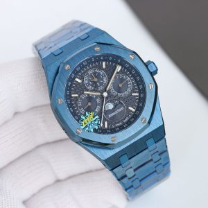 Audemars Piguet Royal Oak 1:1 Super Clone Men's Watch with Full Calendar 1137158122 - front view | Audemars Piguet