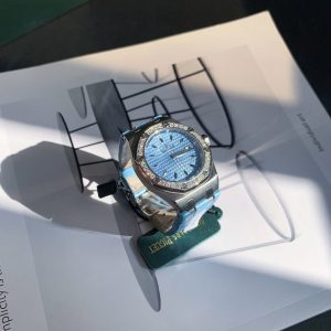 Audemars Piguet Royal Oak 67601 Diamond Ladies Super Clone Watch 1130045285 - close-up | Audemars Piguet