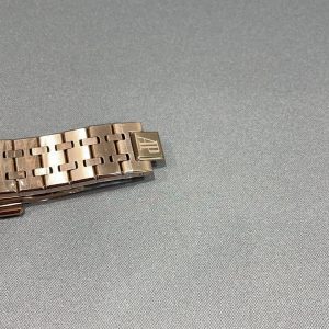 Audemars Piguet Royal Oak 33mm Women's AAA Replica Watch 1128806099 - detailed view | Audemars Piguet