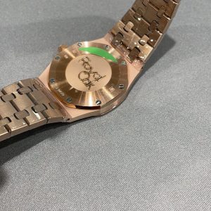 Audemars Piguet Royal Oak 33mm Women's AAA Replica Watch 1128806099 - top view | Audemars Piguet