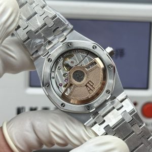 Audemars Piguet Royal Oak 34mm Labubu Super Clone & Cash on Delivery 1125816525 - macro shot
